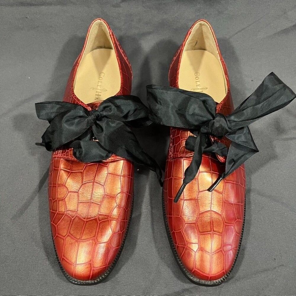 Cole Haan Womens Oxford Shoes Red Croc Embossed Size 5 Ribbon Lace